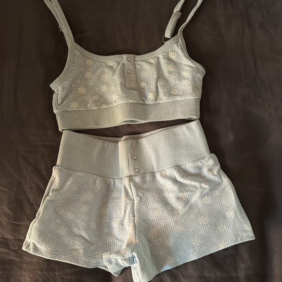 Frankie’s Bikinis Snowflake Pajama Set - Picture 2 of 8